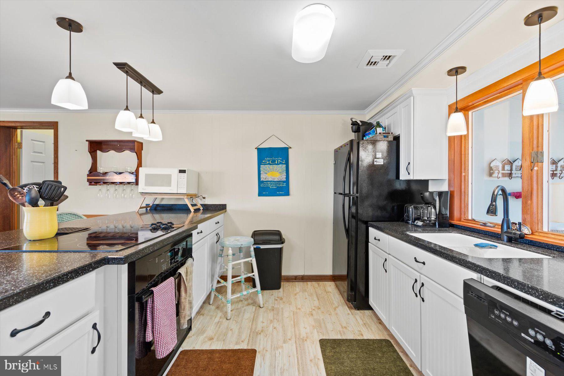 4458 SUNSET DRIVE