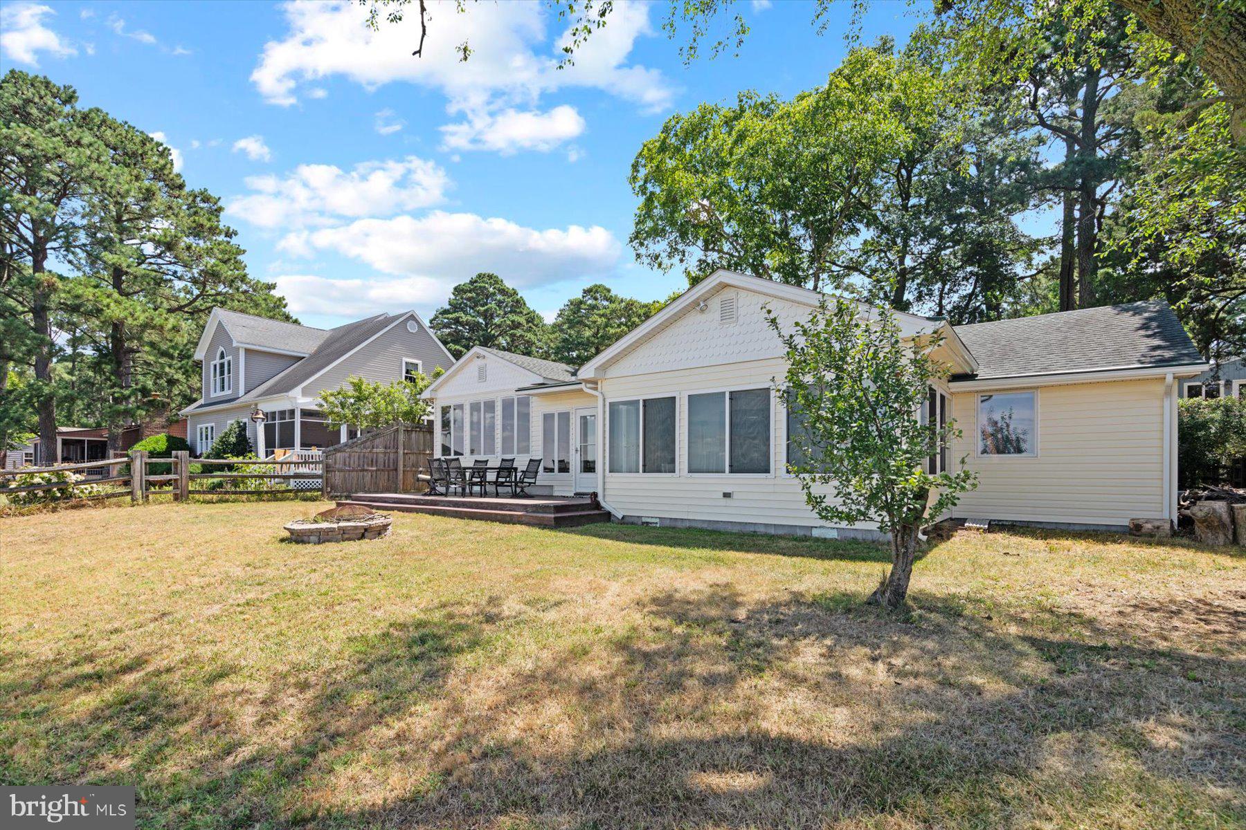 4458 SUNSET DRIVE