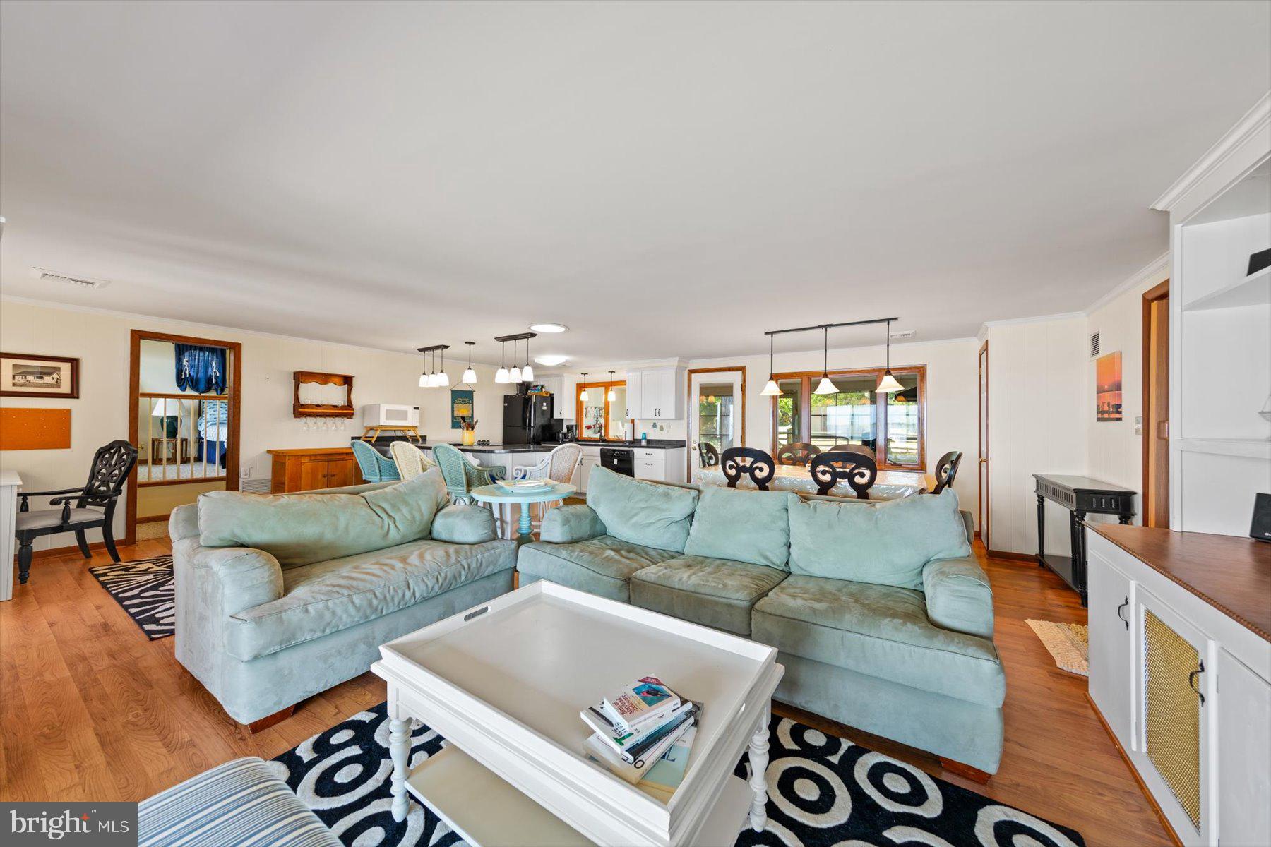 4458 SUNSET DRIVE