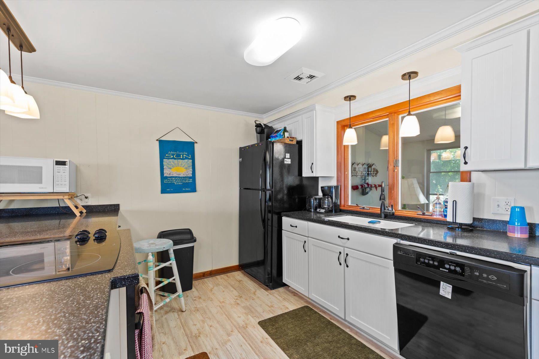 4458 SUNSET DRIVE