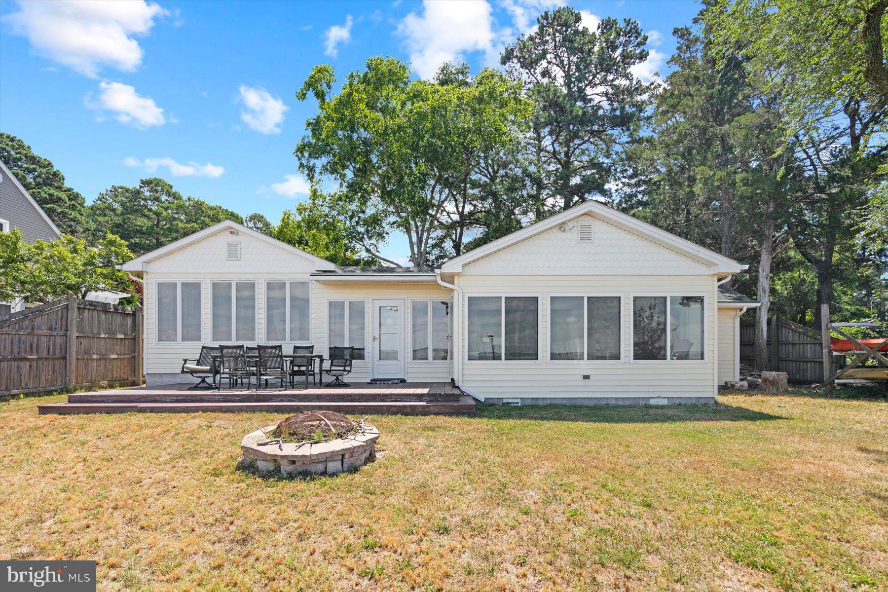 4458 SUNSET DRIVE