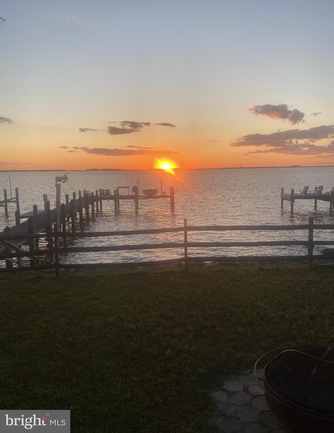 4458 SUNSET DRIVE
