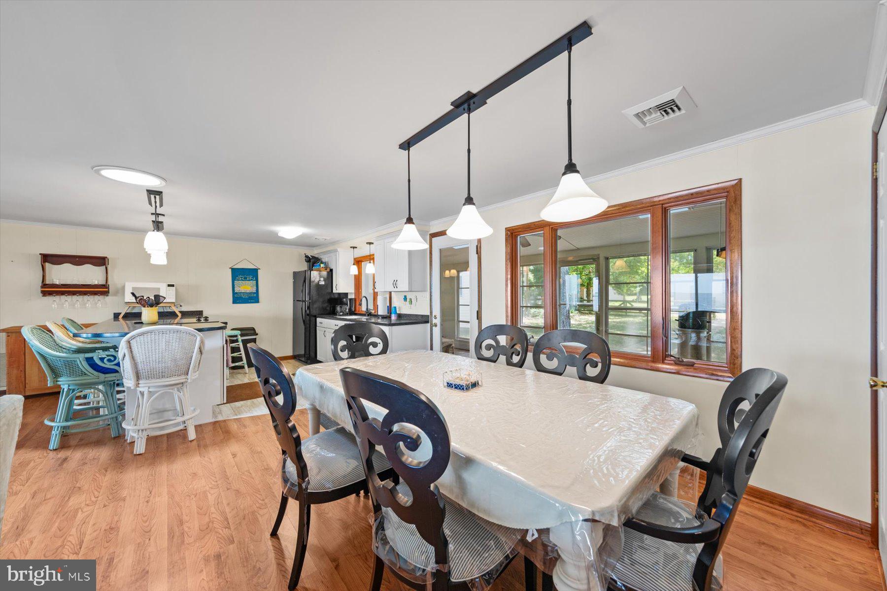 4458 SUNSET DRIVE