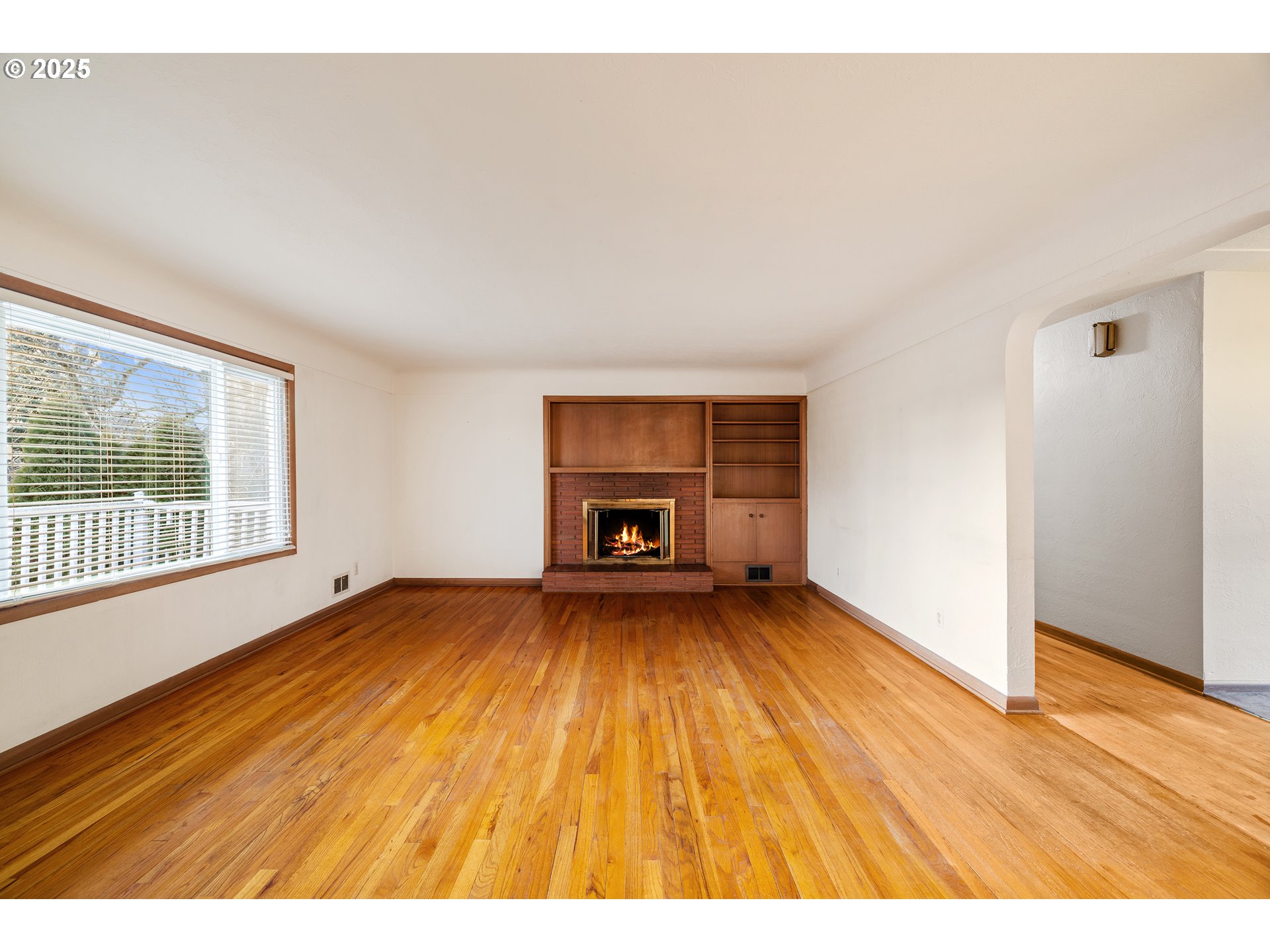 570 UPPER BEN LOMOND DR SE
