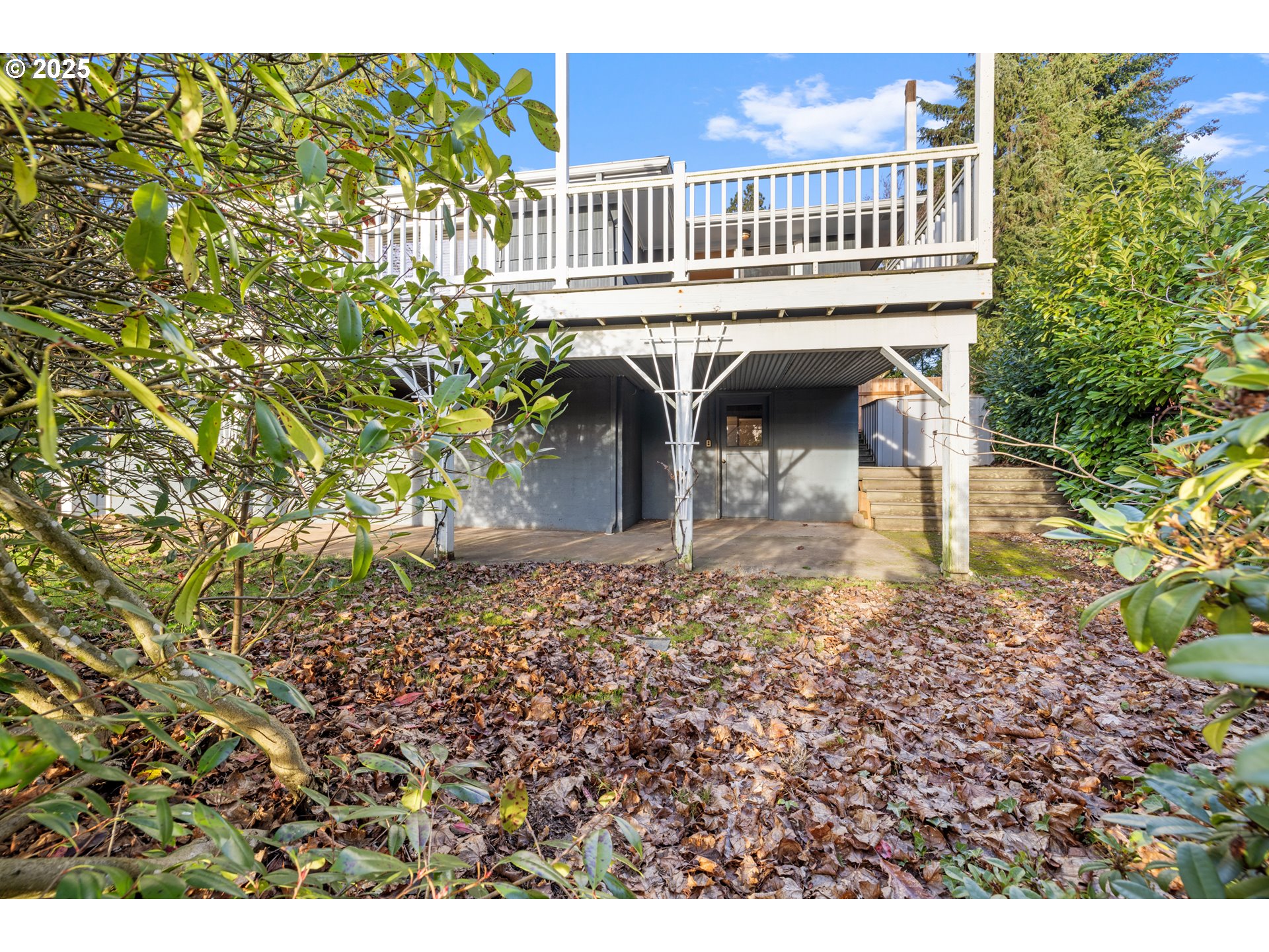 570 UPPER BEN LOMOND DR SE