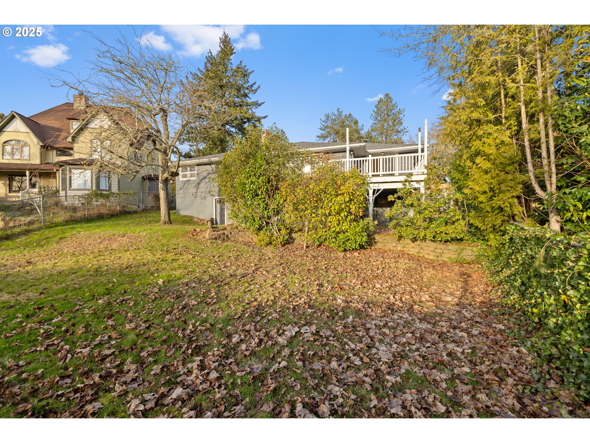 570 UPPER BEN LOMOND DR SE