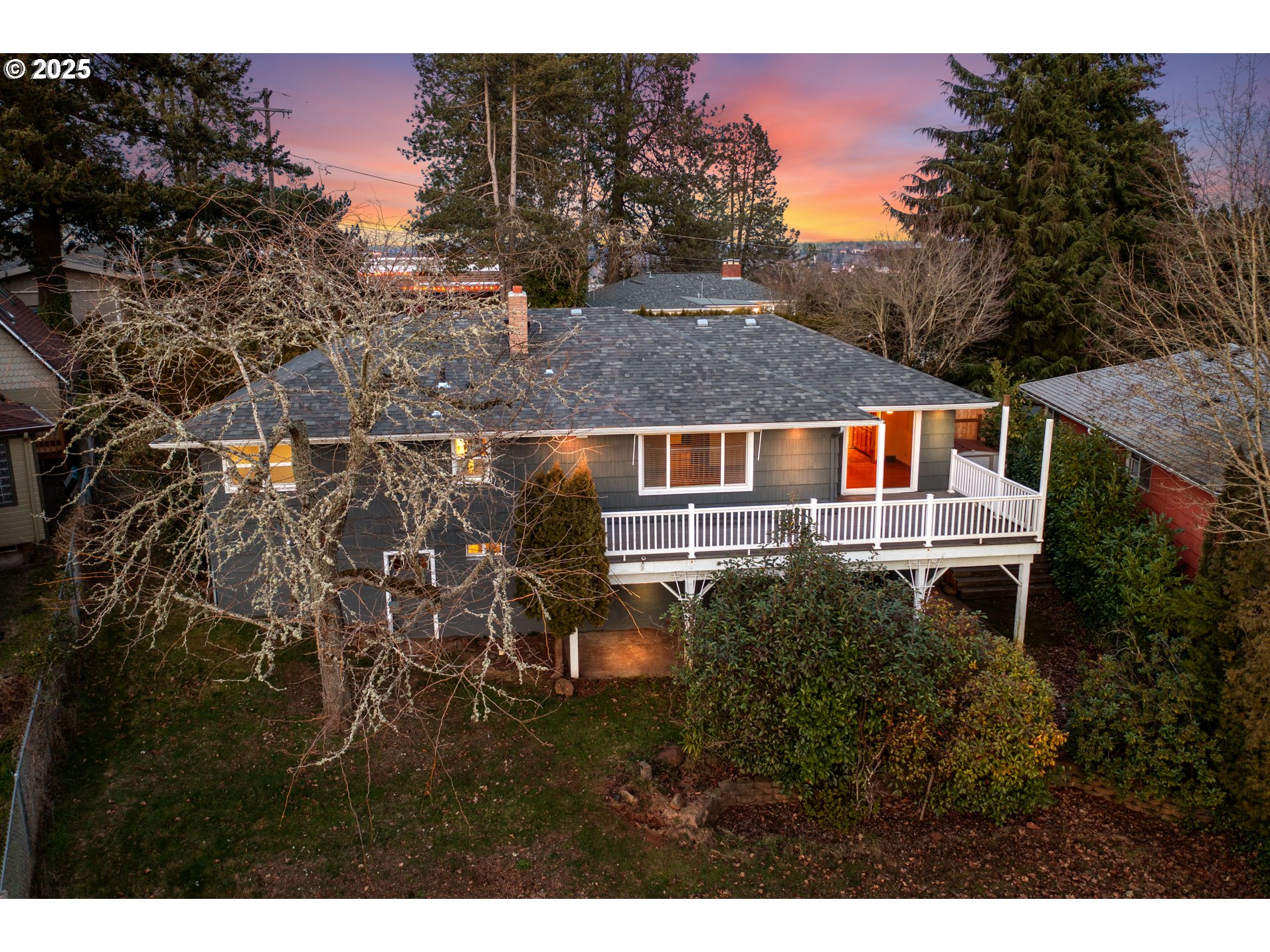 570 UPPER BEN LOMOND DR SE