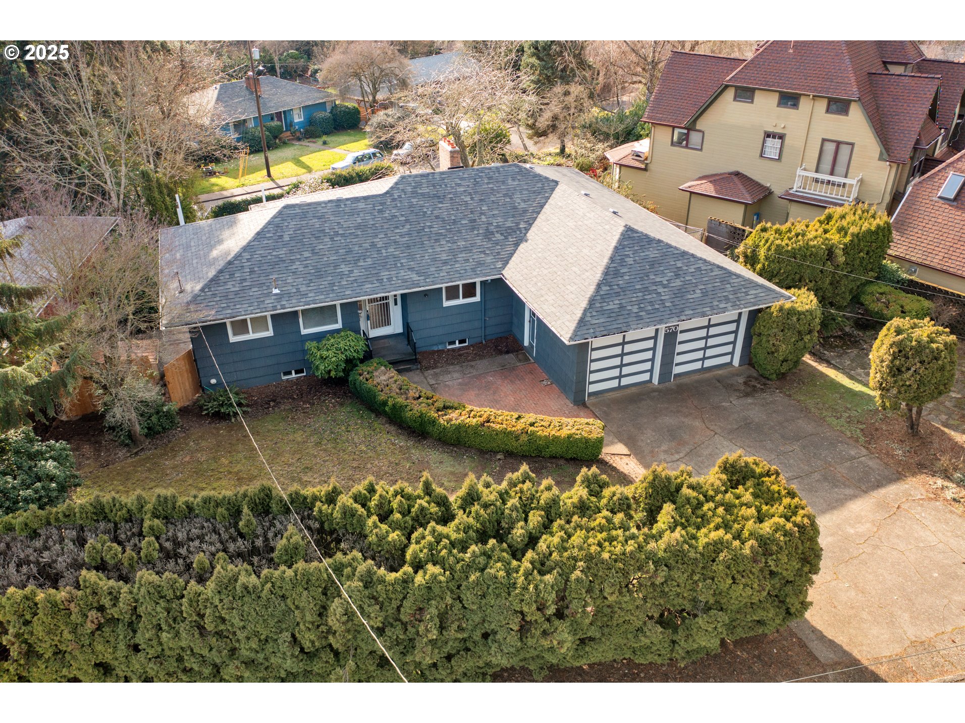 570 UPPER BEN LOMOND DR SE