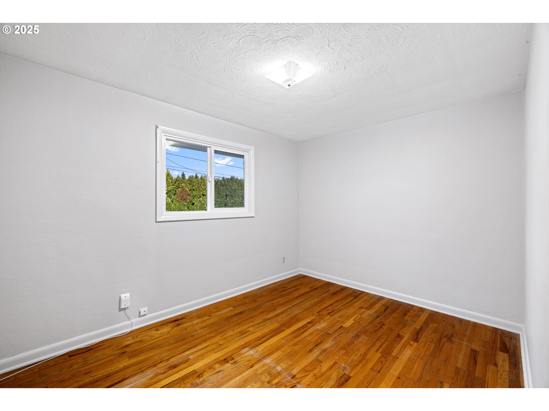 570 UPPER BEN LOMOND DR SE
