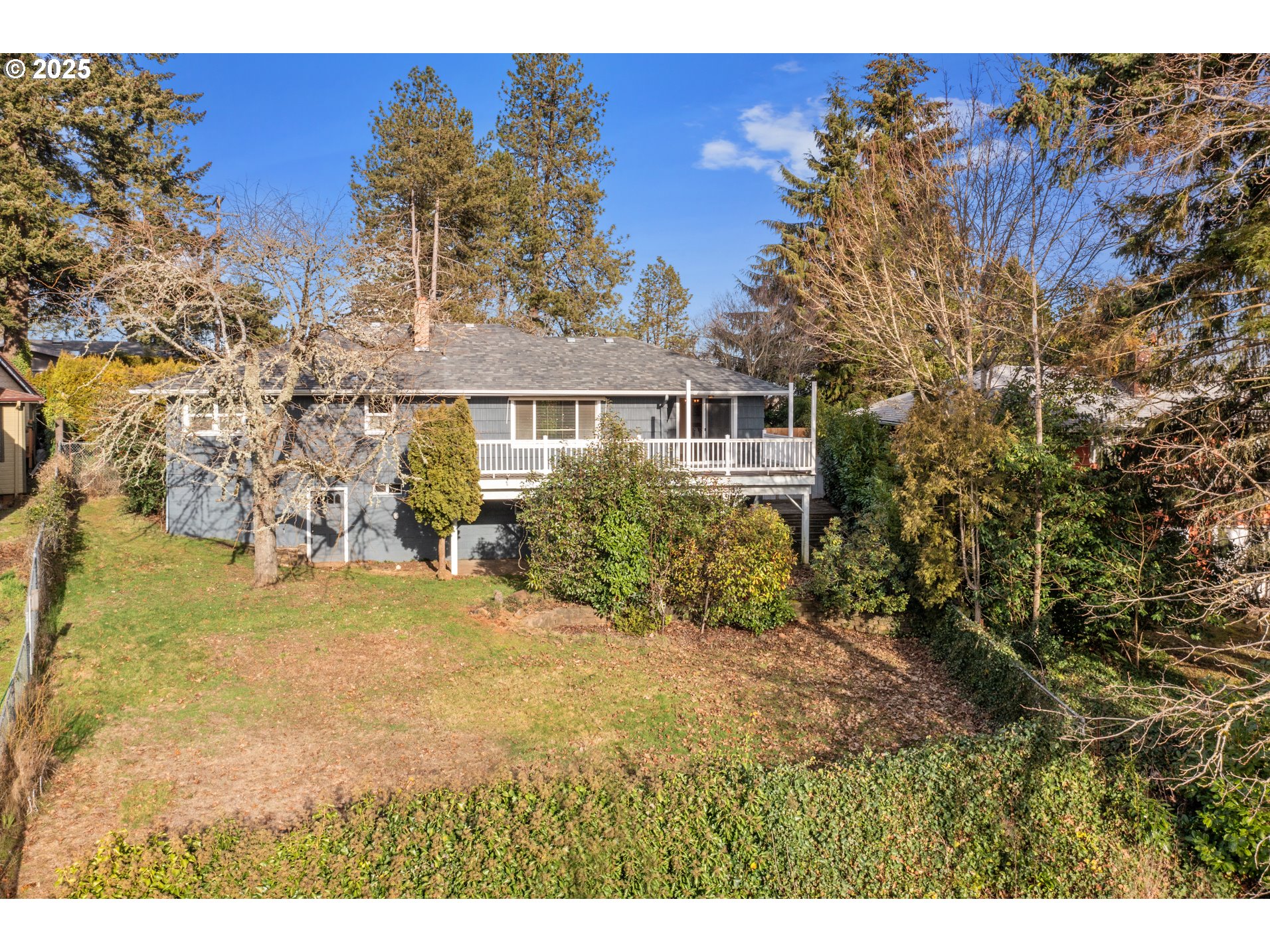 570 UPPER BEN LOMOND DR SE