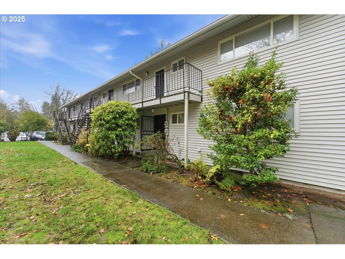 6835 SW CAPITOL HILL RD 30