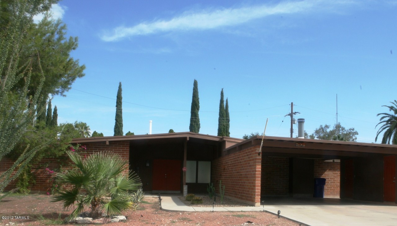 8701 E Lancaster