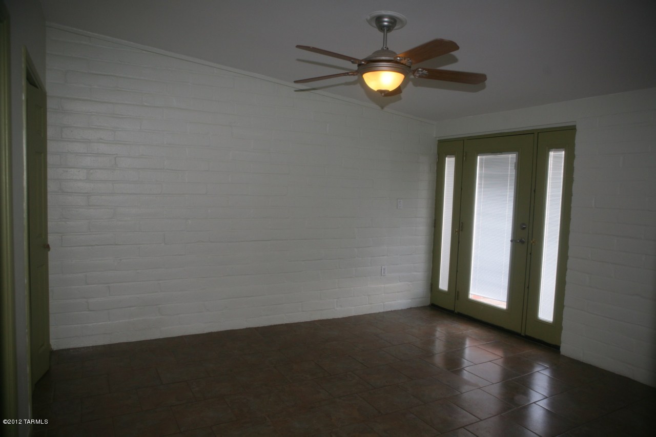 8701 E Lancaster