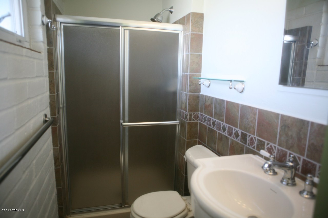 8701 E Lancaster