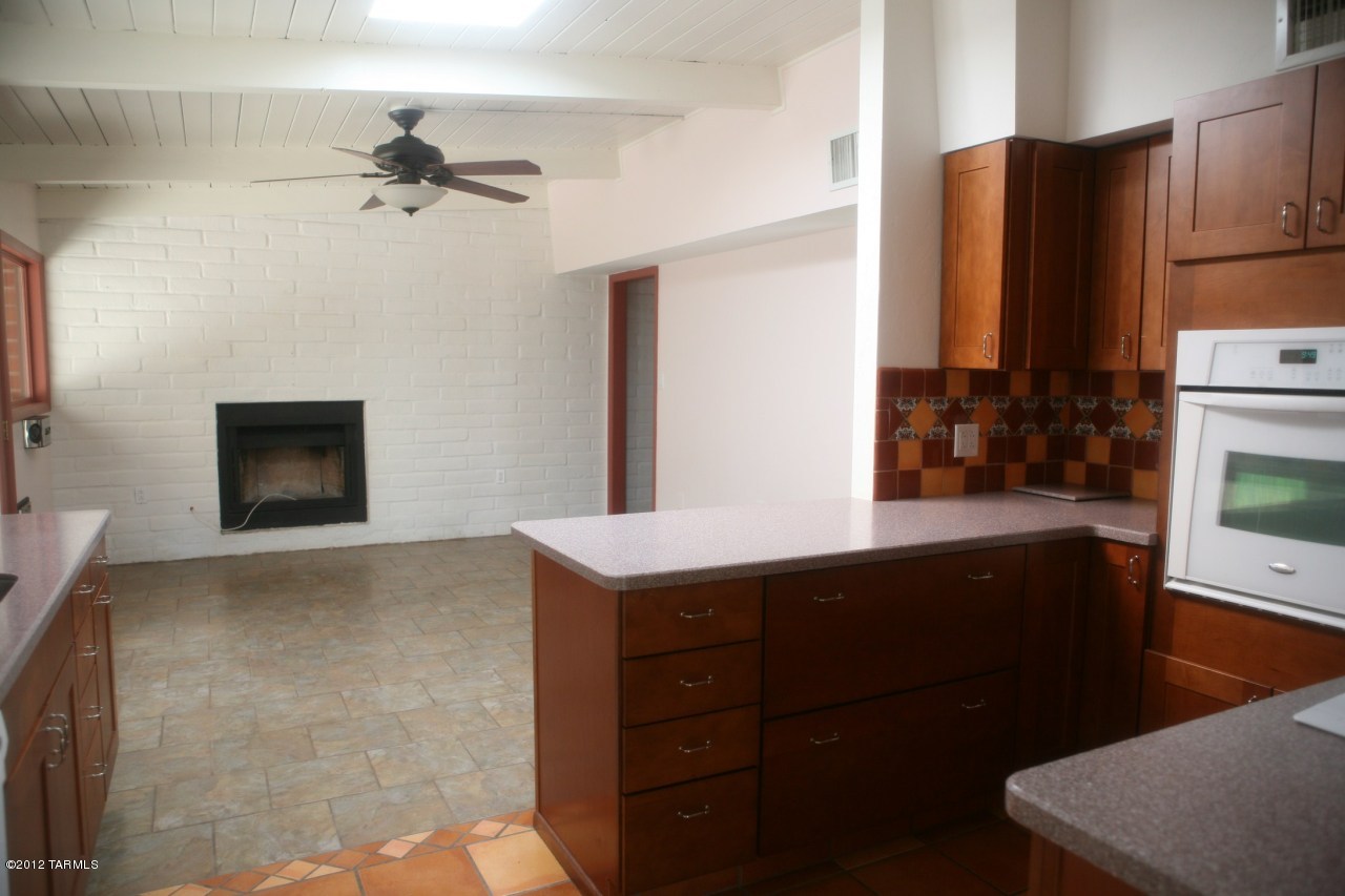 8701 E Lancaster