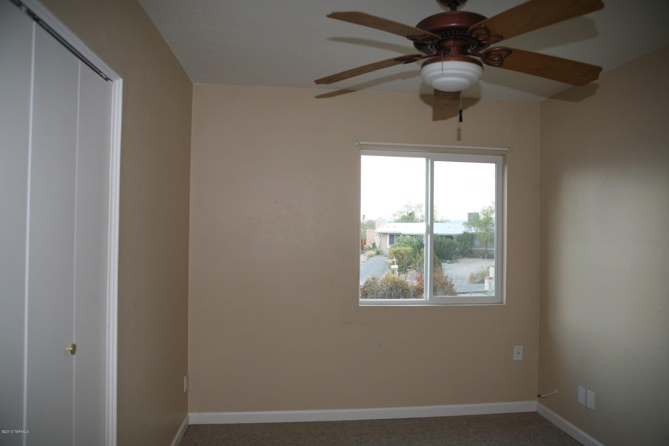2741 W Placita Hacienda