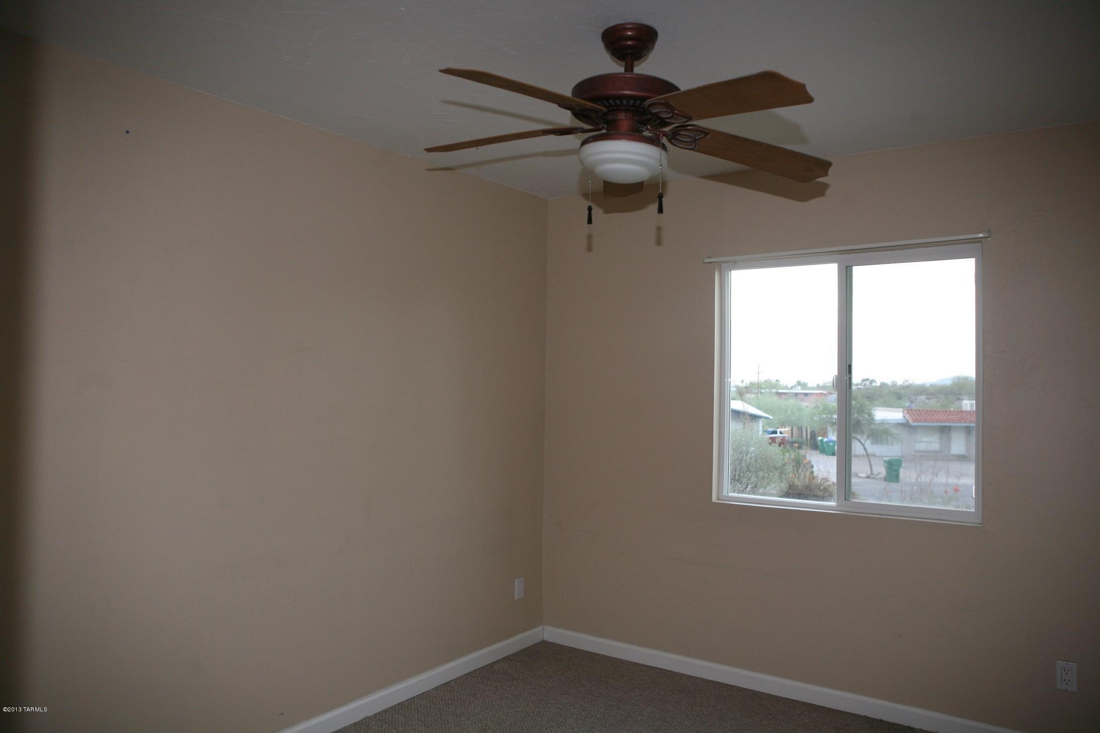 2741 W Placita Hacienda