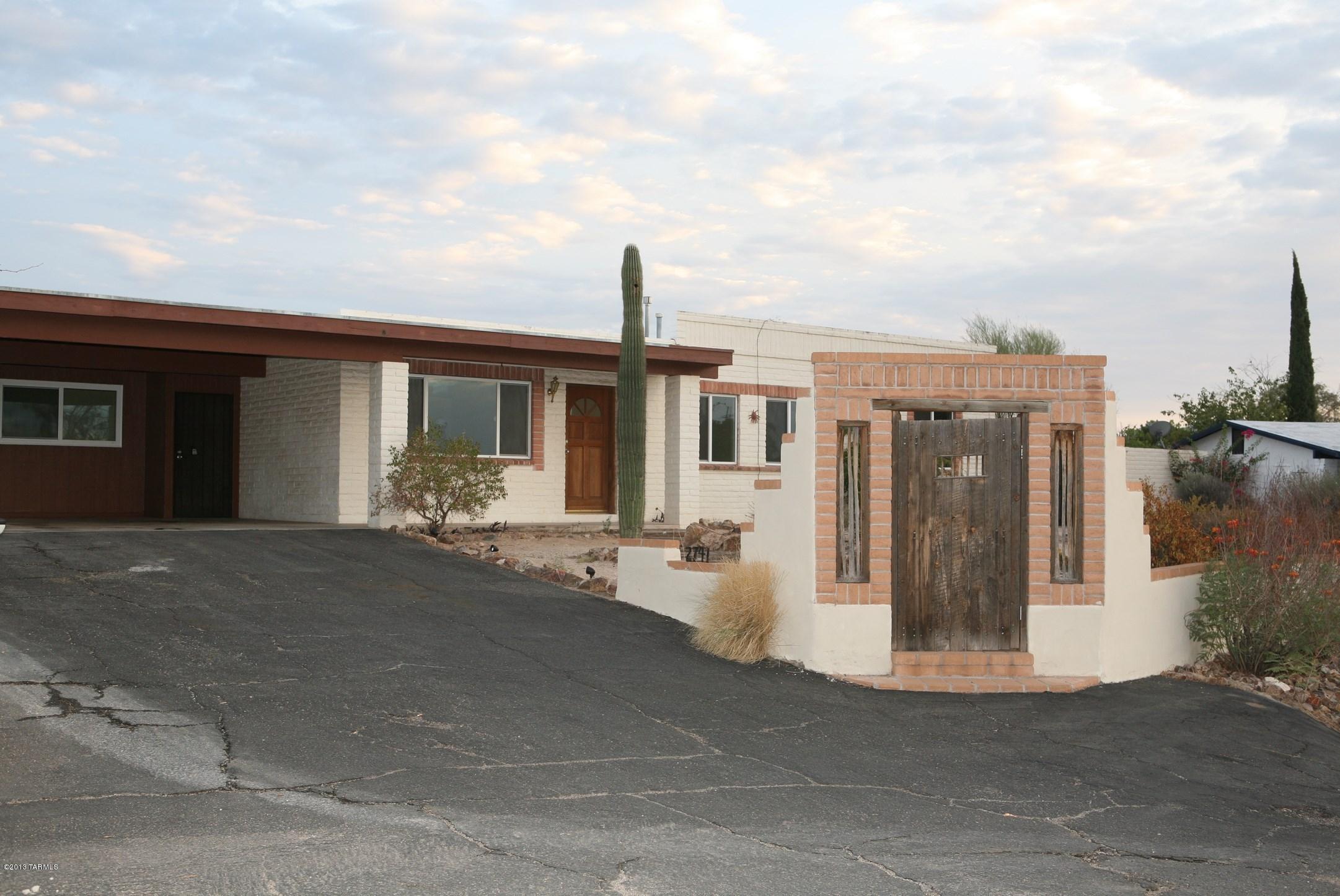 2741 W Placita Hacienda