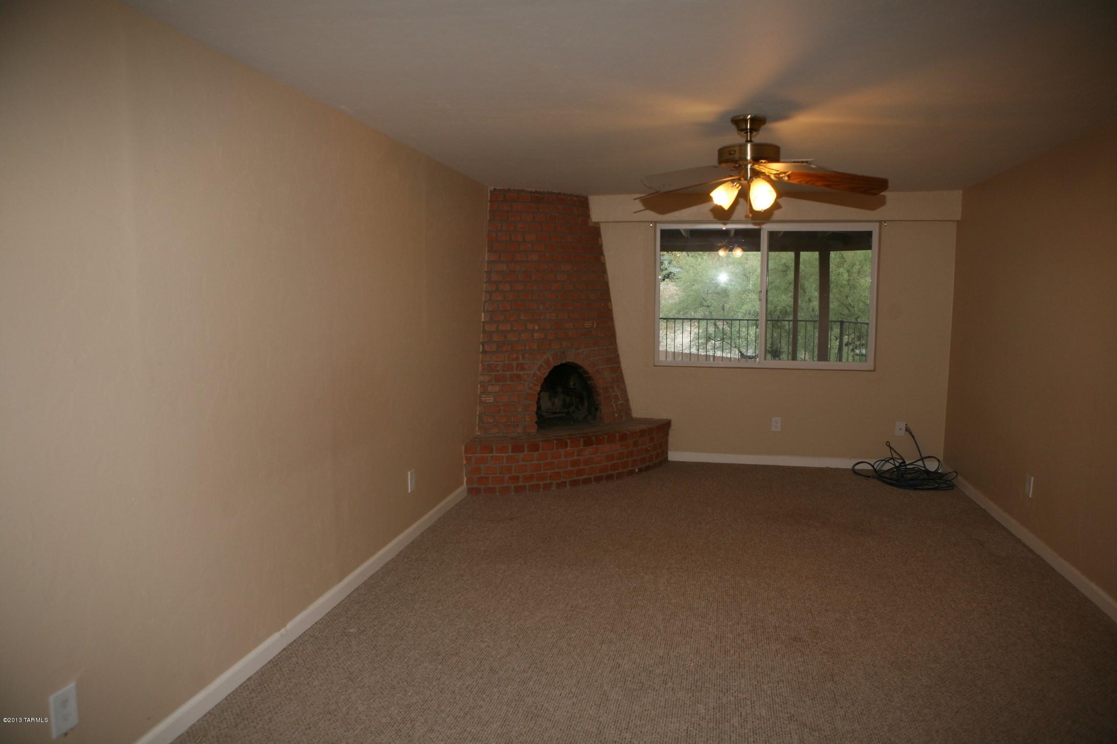 2741 W Placita Hacienda