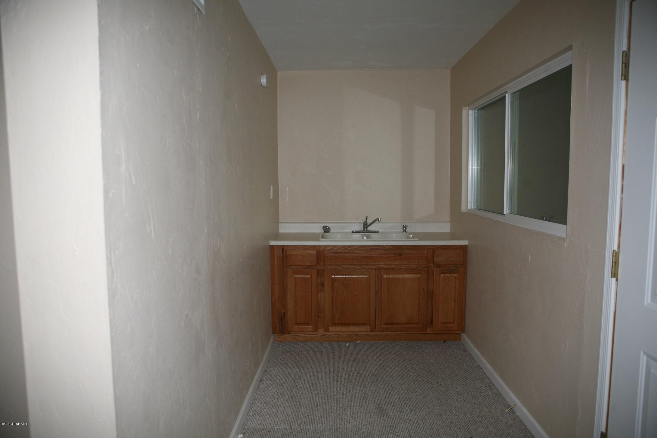 2741 W Placita Hacienda