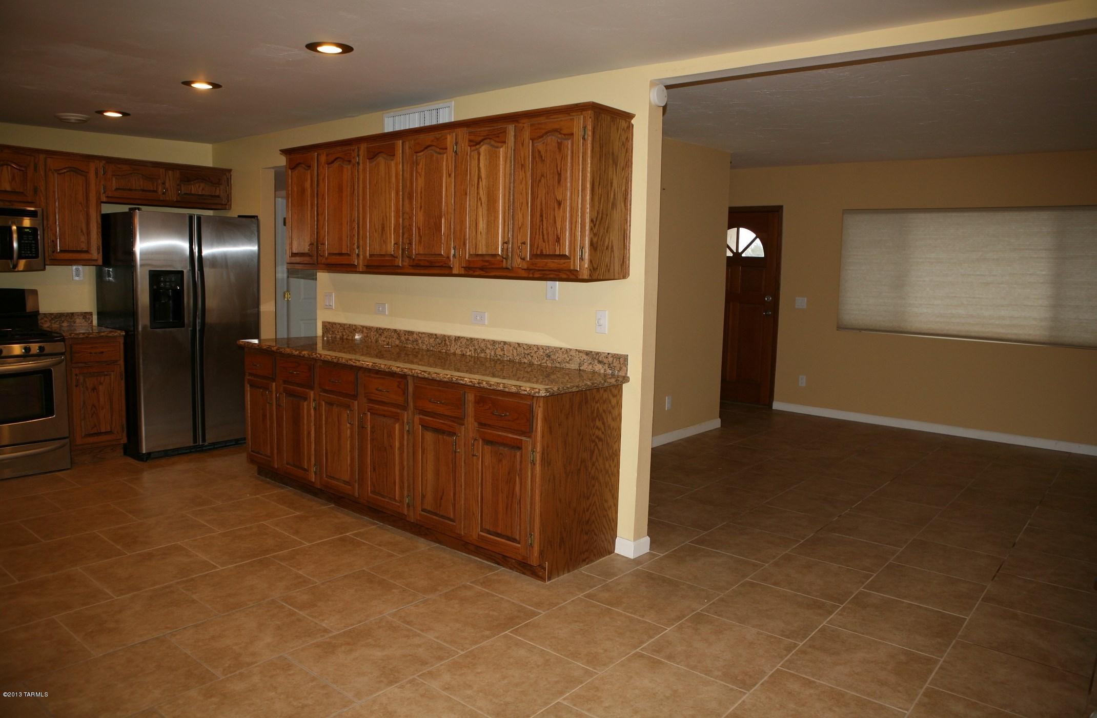 2741 W Placita Hacienda