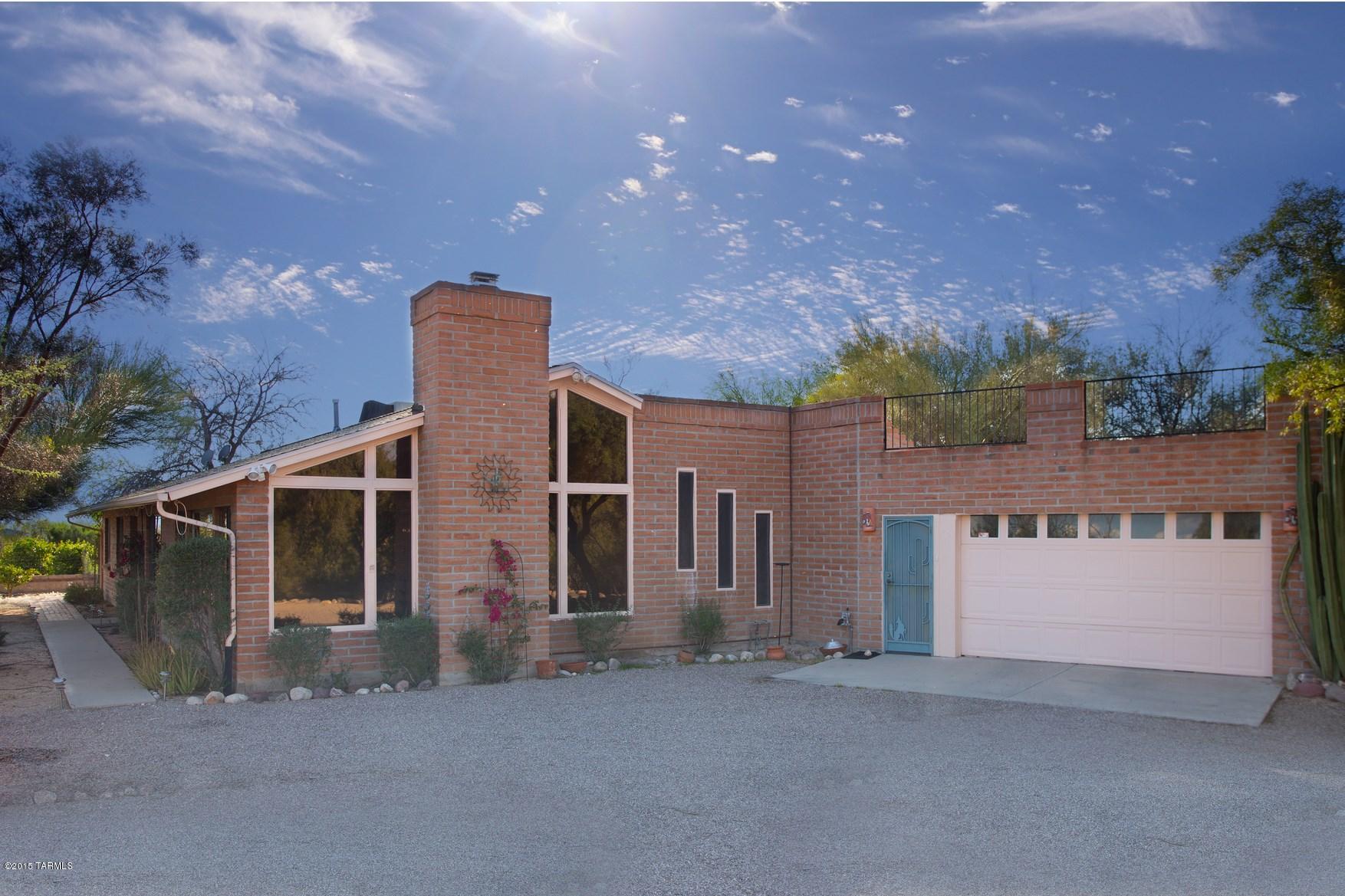 5801 N Placita Roanoke E
