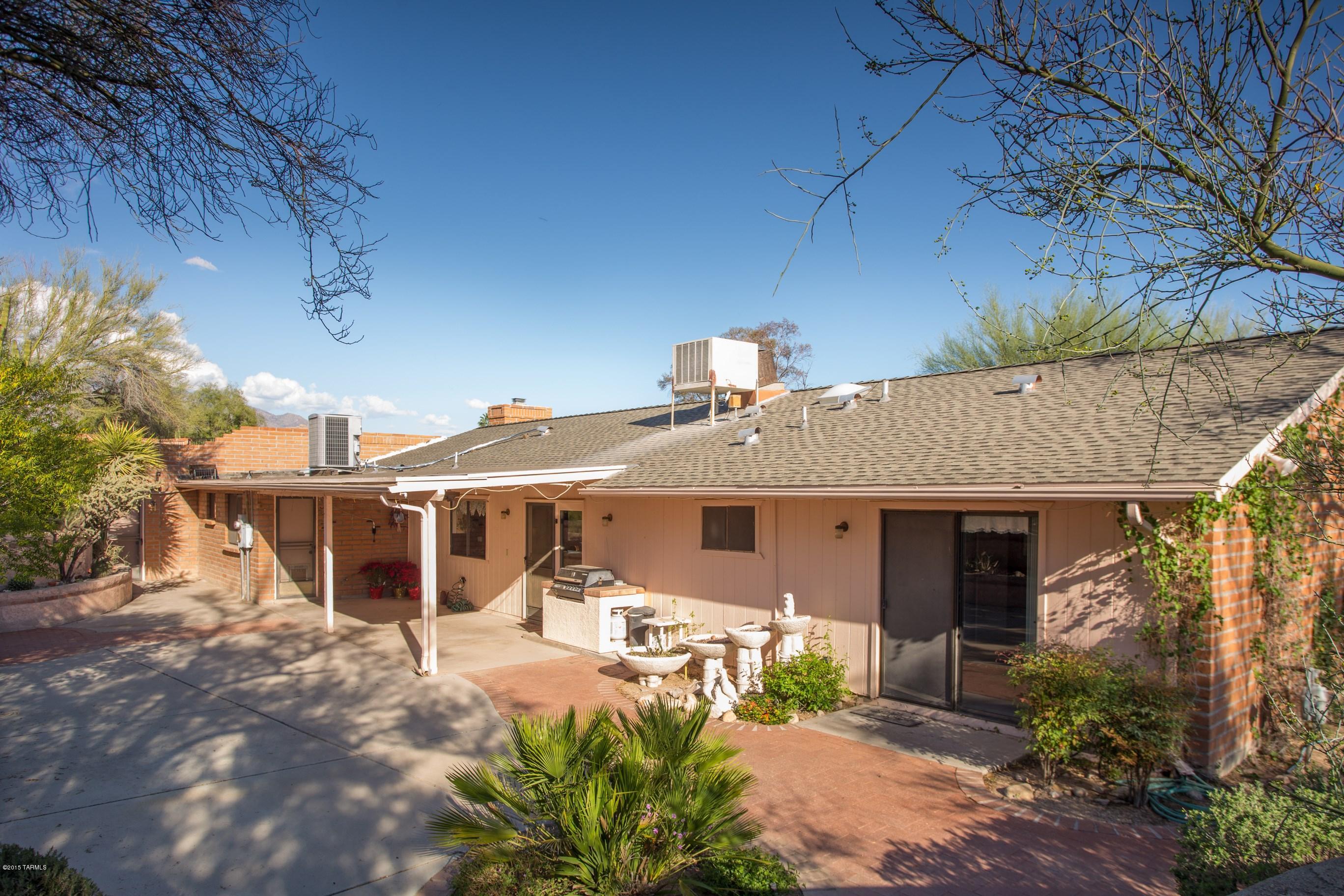 5801 N Placita Roanoke E