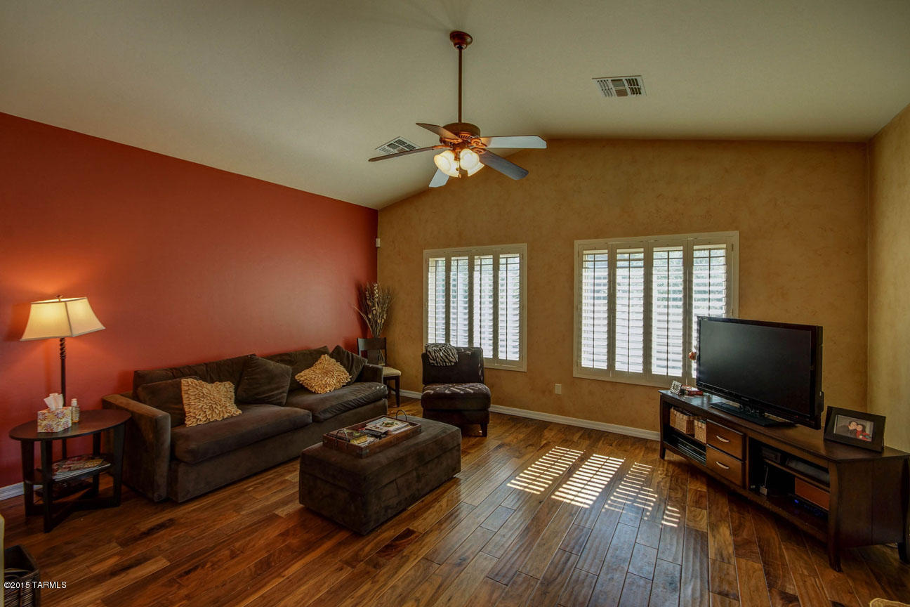 4936 N Gardner River Way W