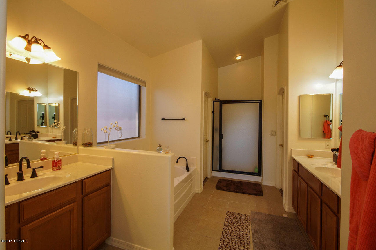 4936 N Gardner River Way W