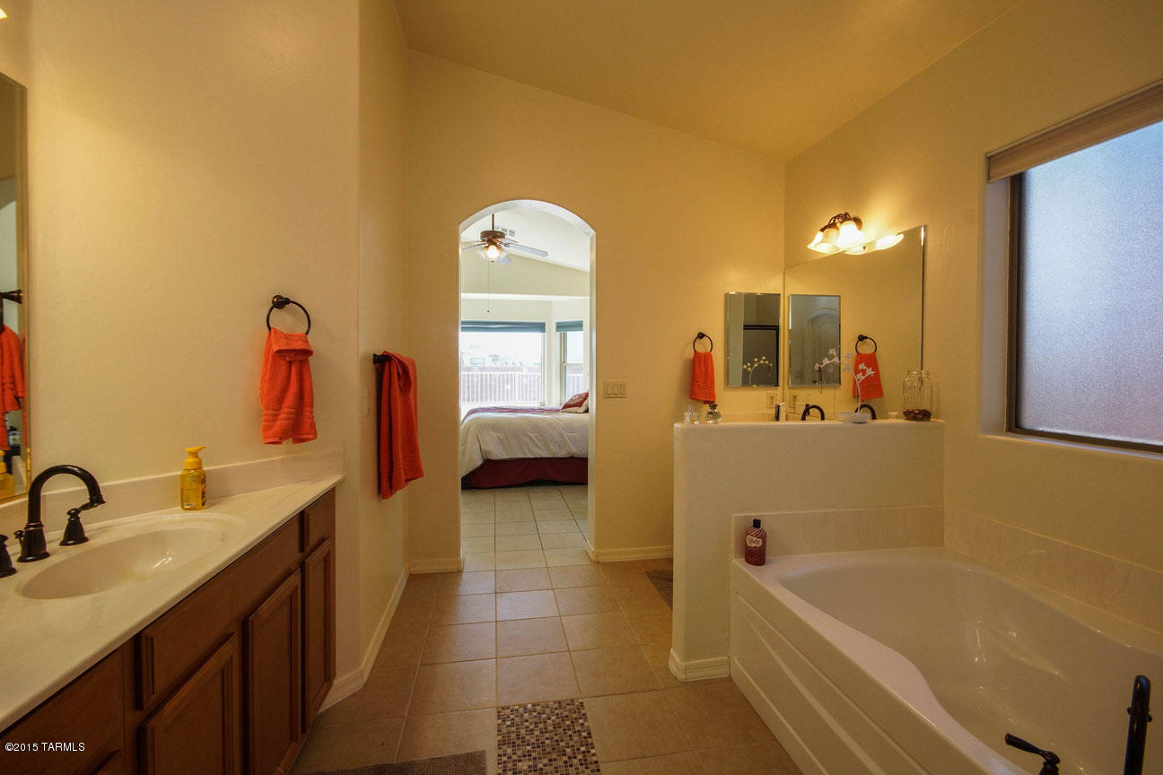 4936 N Gardner River Way W