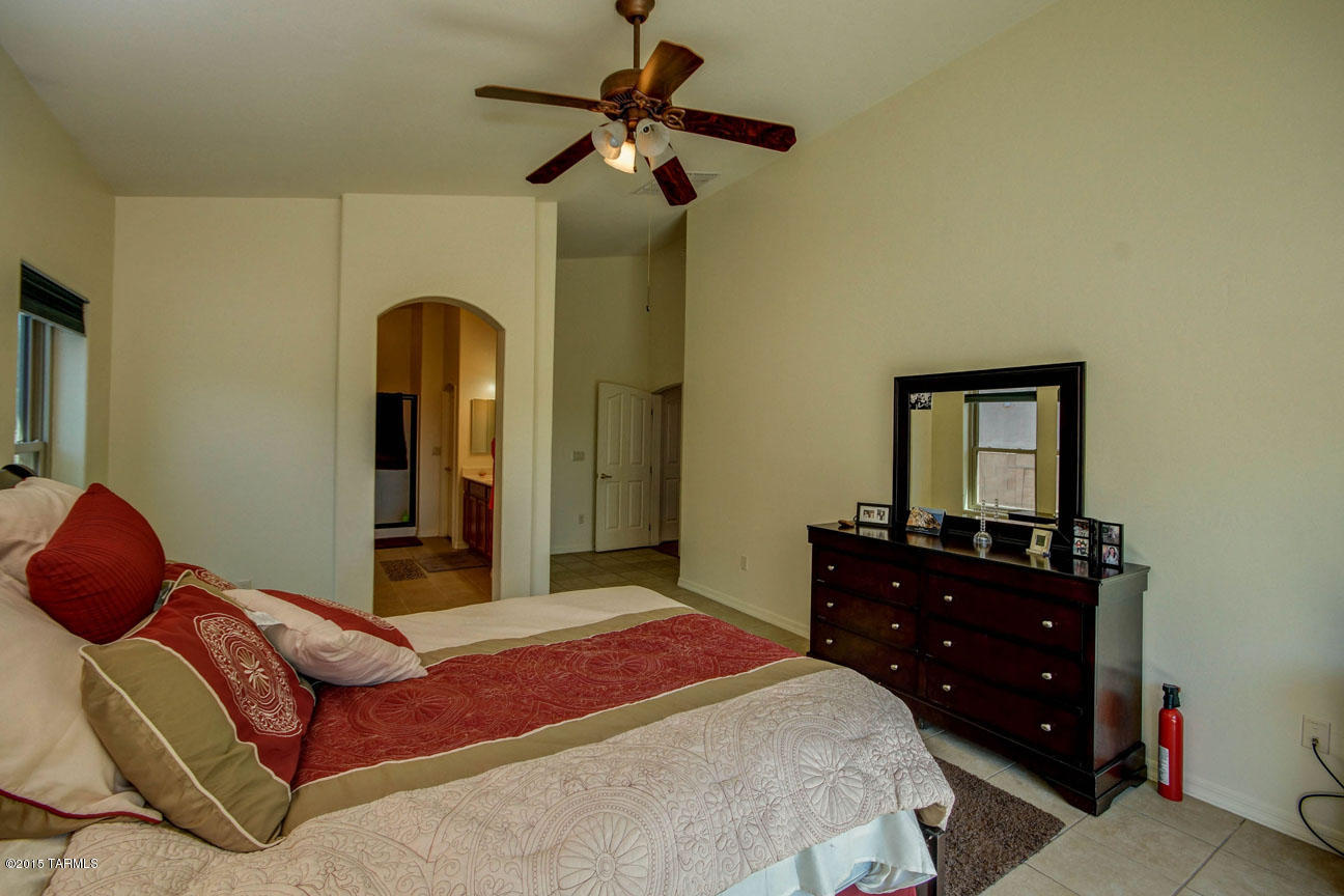 4936 N Gardner River Way W