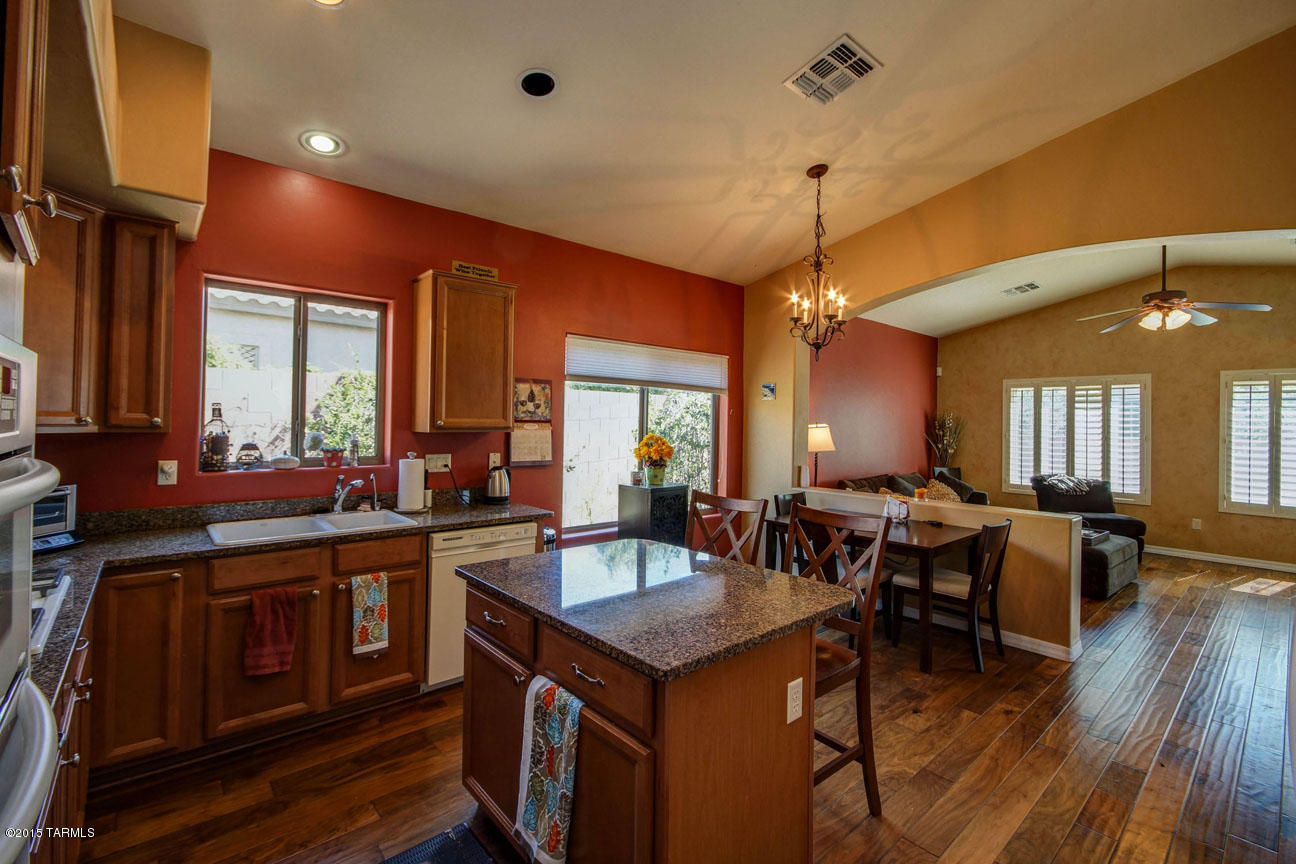 4936 N Gardner River Way W