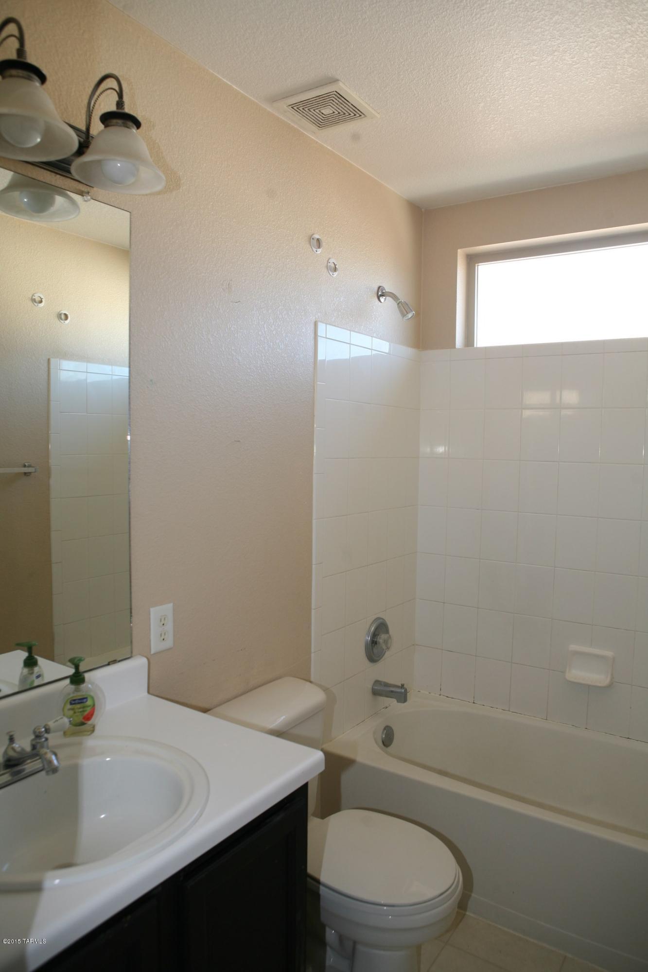 114 W Camino Rancho Viejo E