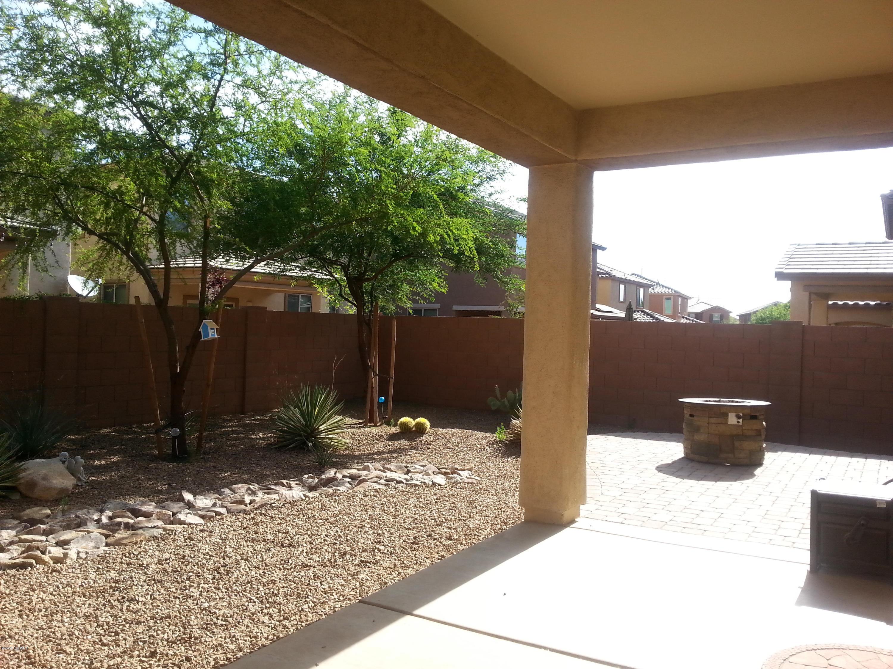682 W Calle Ocarina