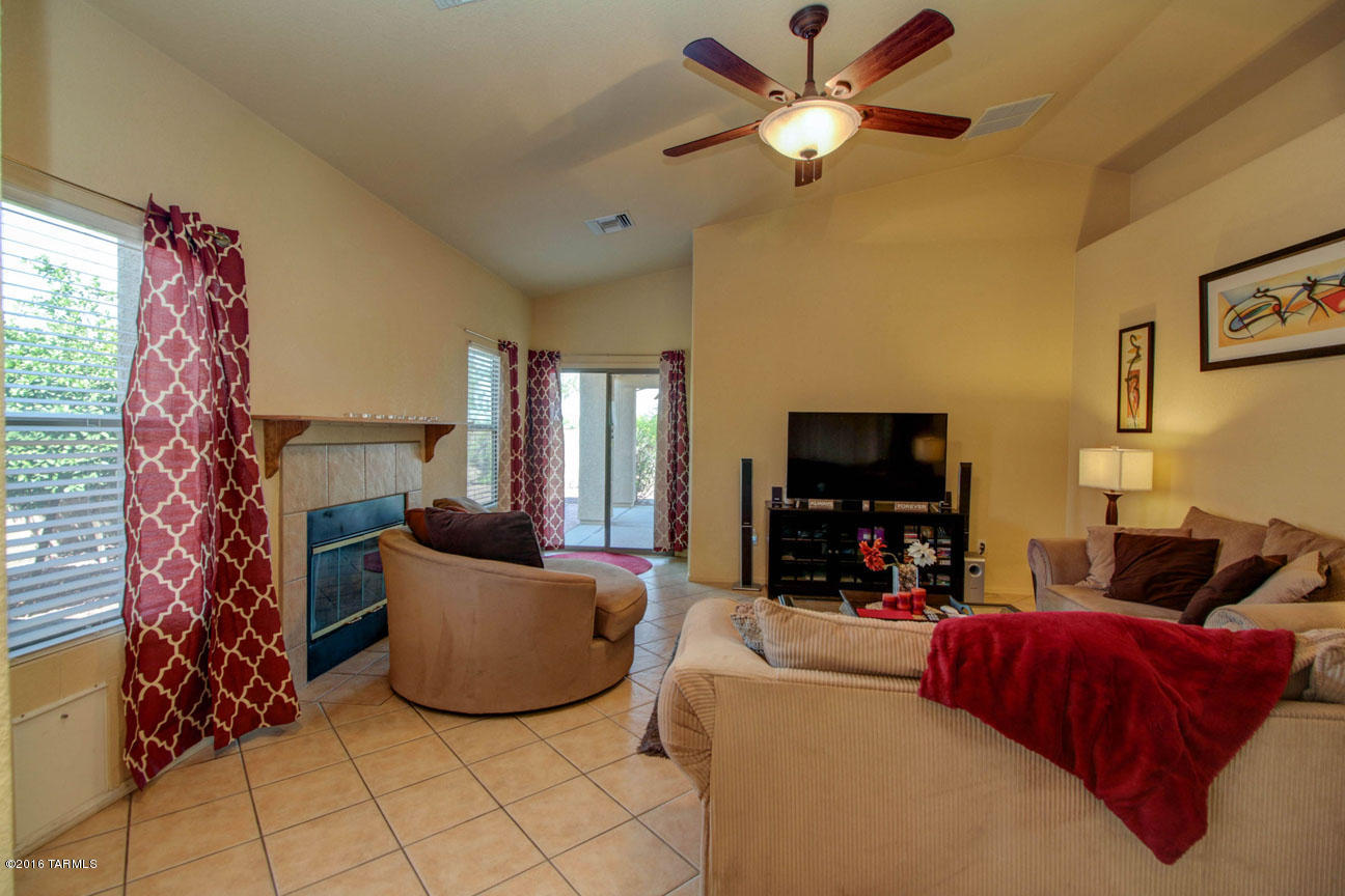 2488 W Waterway Place