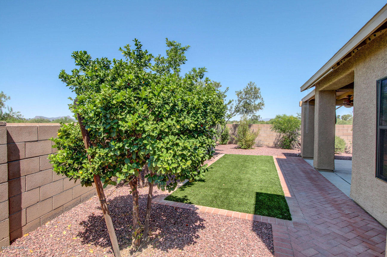 2488 W Waterway Place