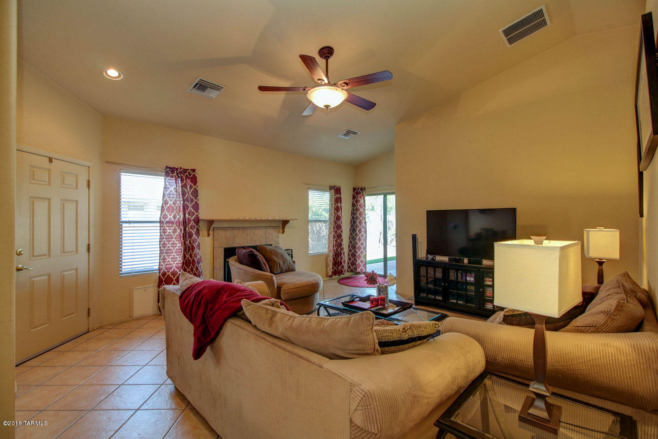 2488 W Waterway Place