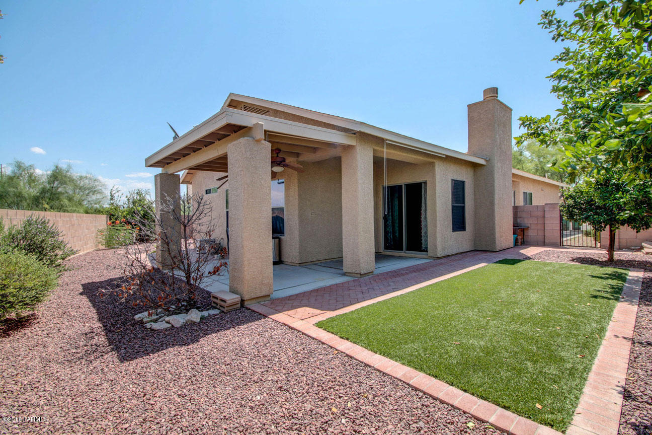 2488 W Waterway Place
