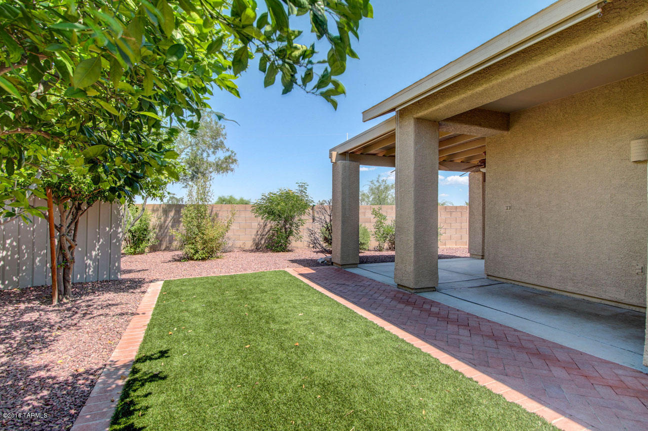 2488 W Waterway Place