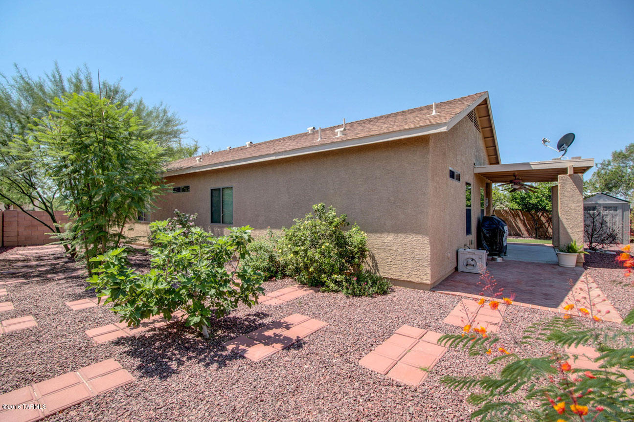 2488 W Waterway Place