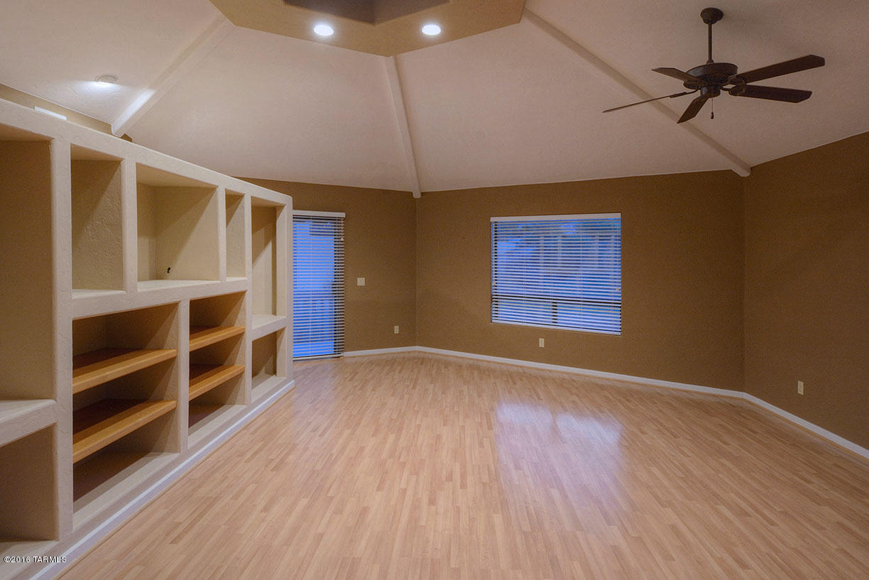 4701 N Nesting Lane