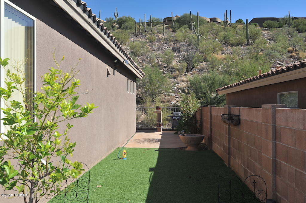 4232 N Sunset Cliff Drive