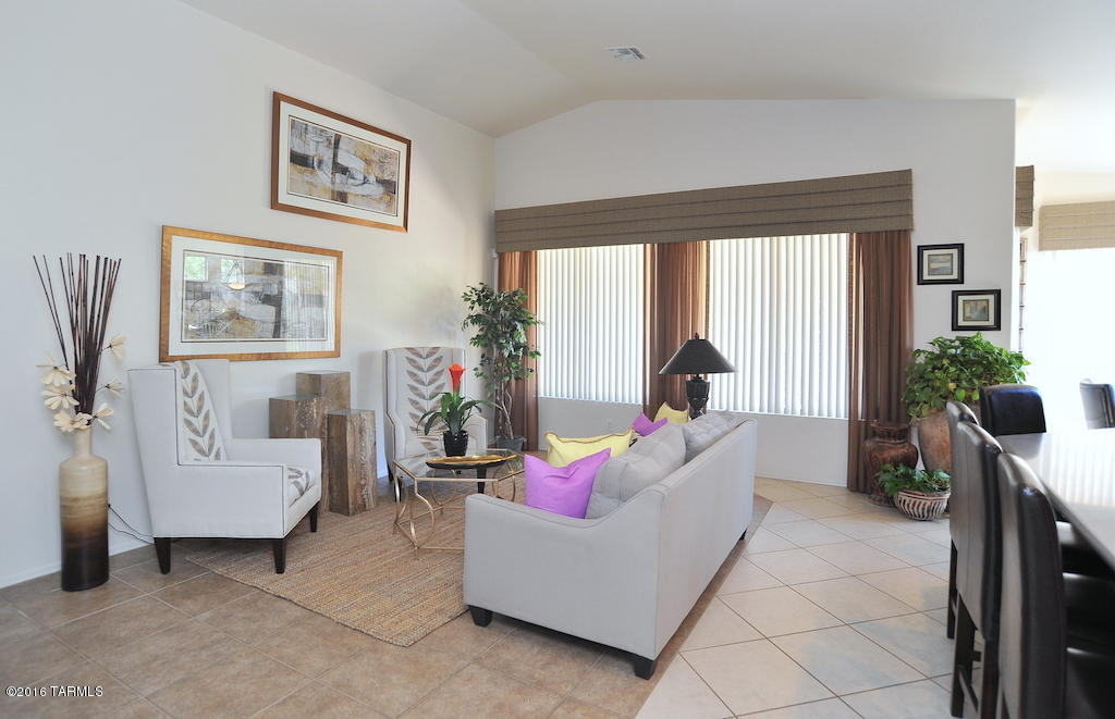 4232 N Sunset Cliff Drive