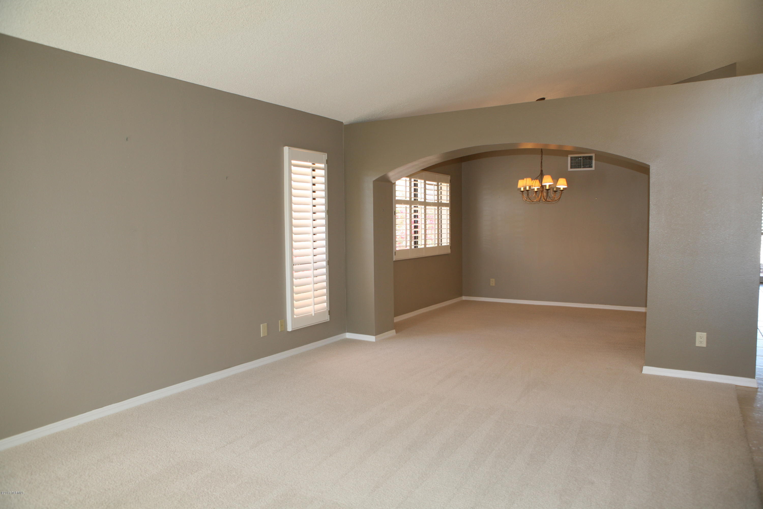65440 E Rolling Hills Drive