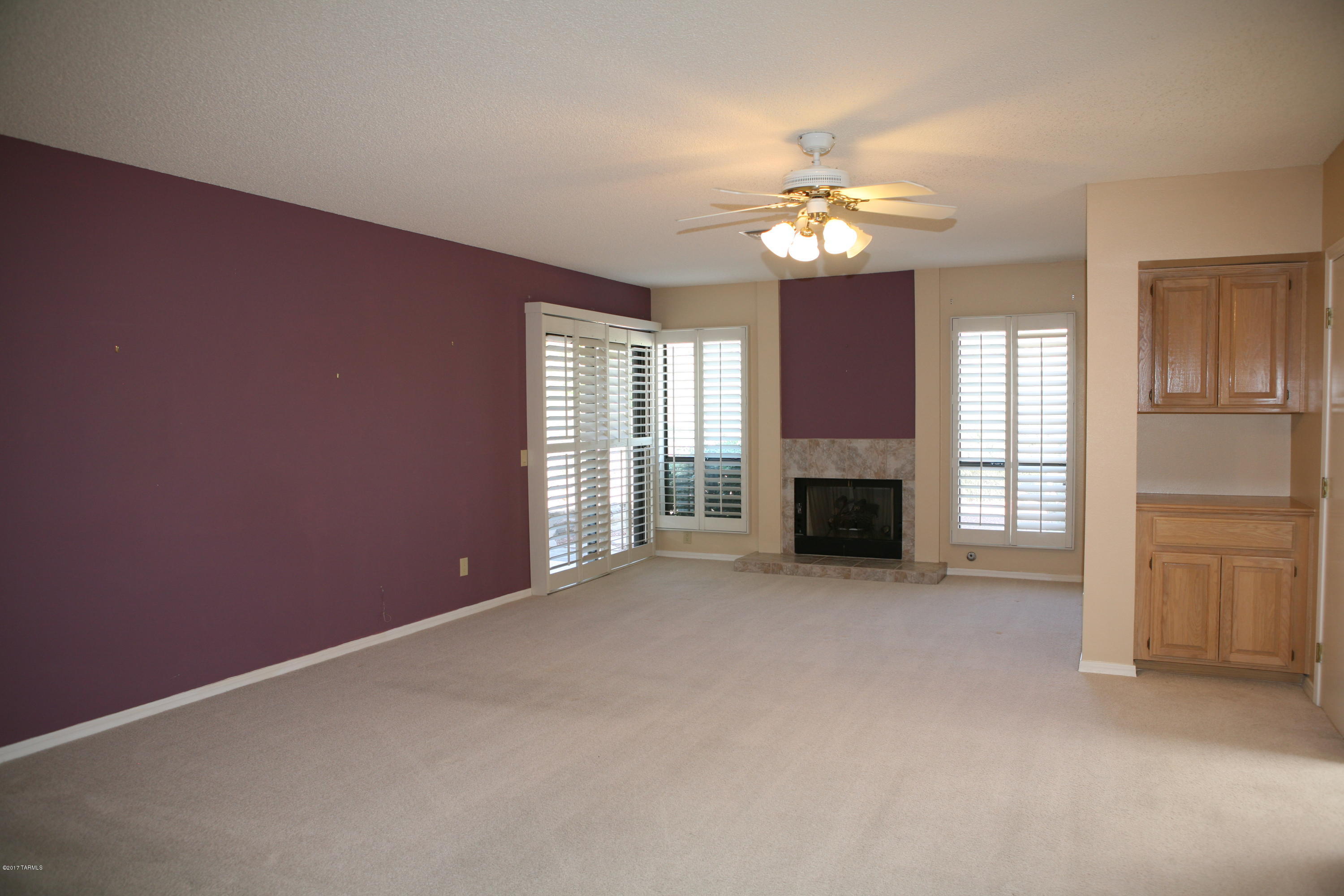 65440 E Rolling Hills Drive