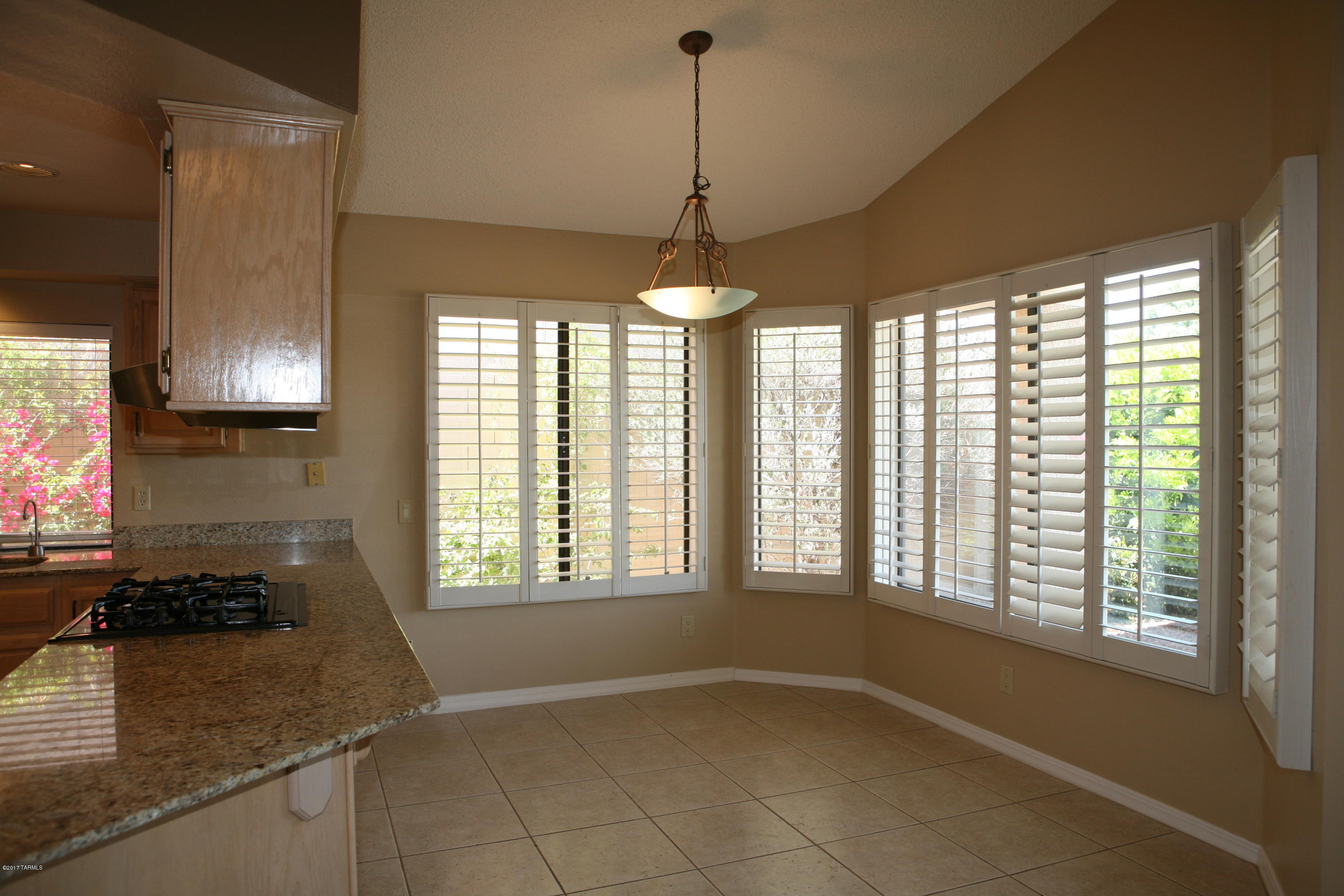 65440 E Rolling Hills Drive