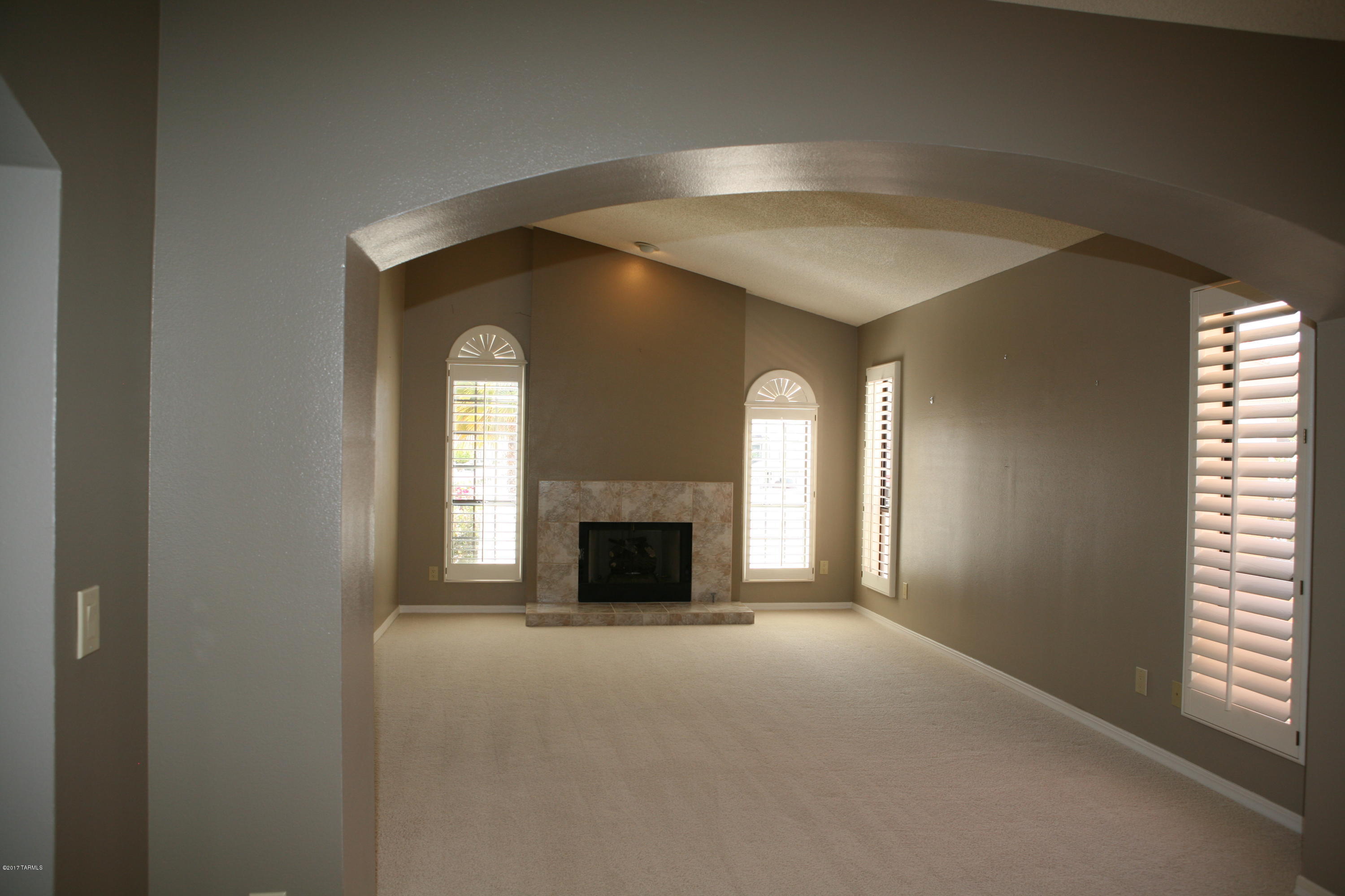 65440 E Rolling Hills Drive