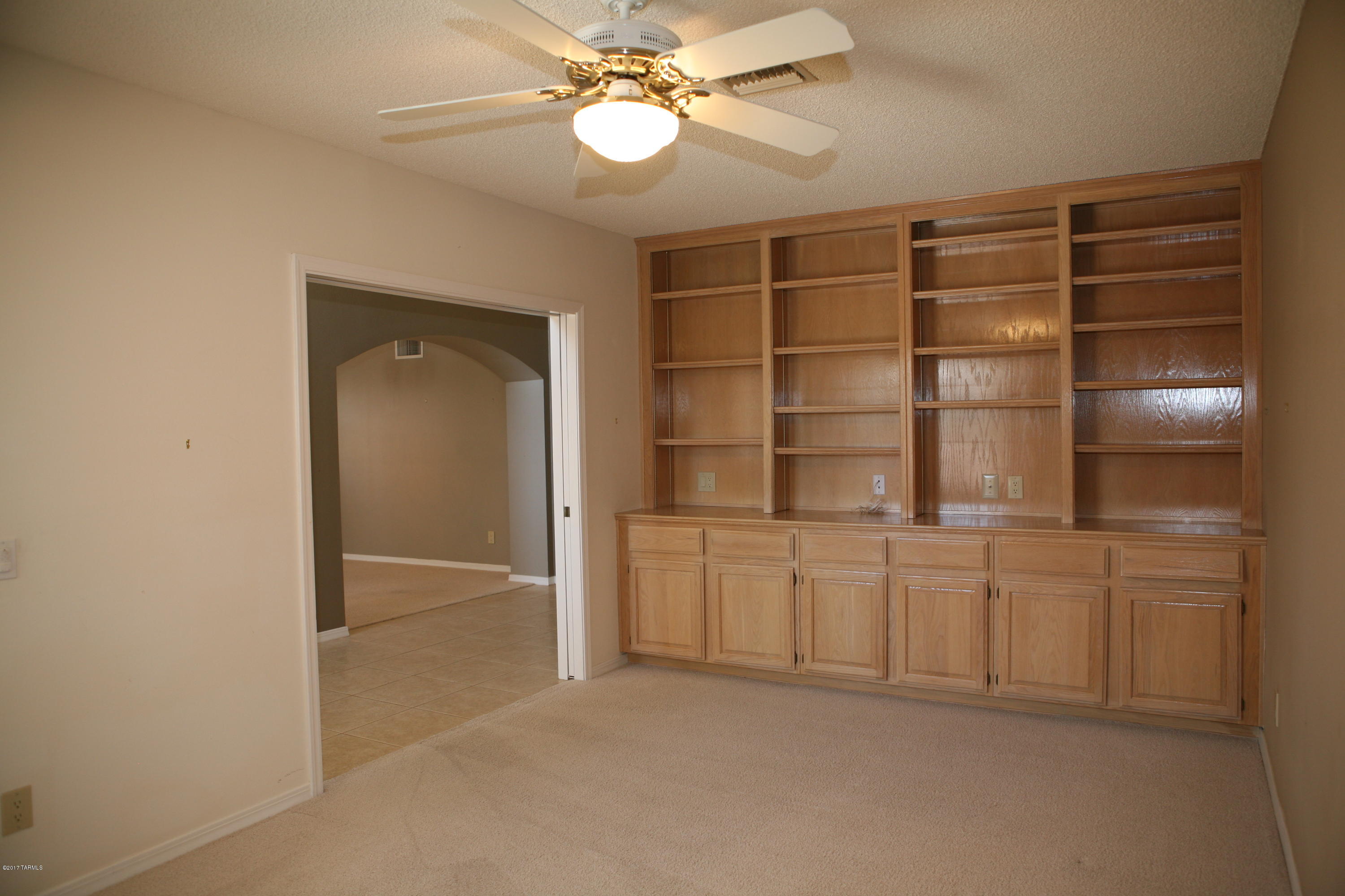 65440 E Rolling Hills Drive