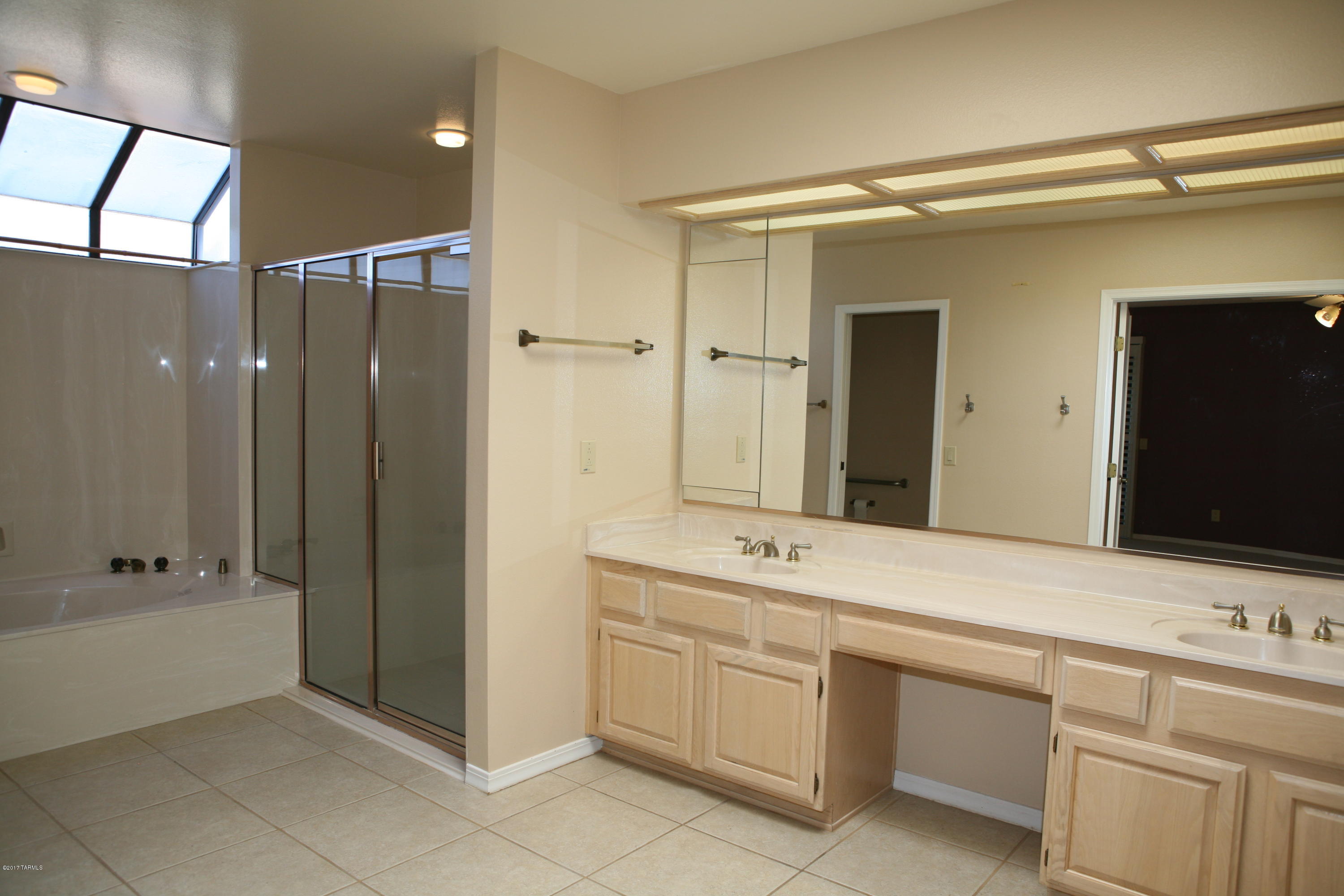 65440 E Rolling Hills Drive