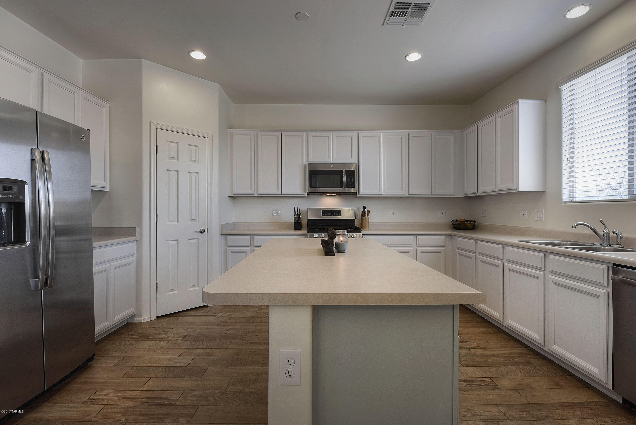 857 W Placita Caney